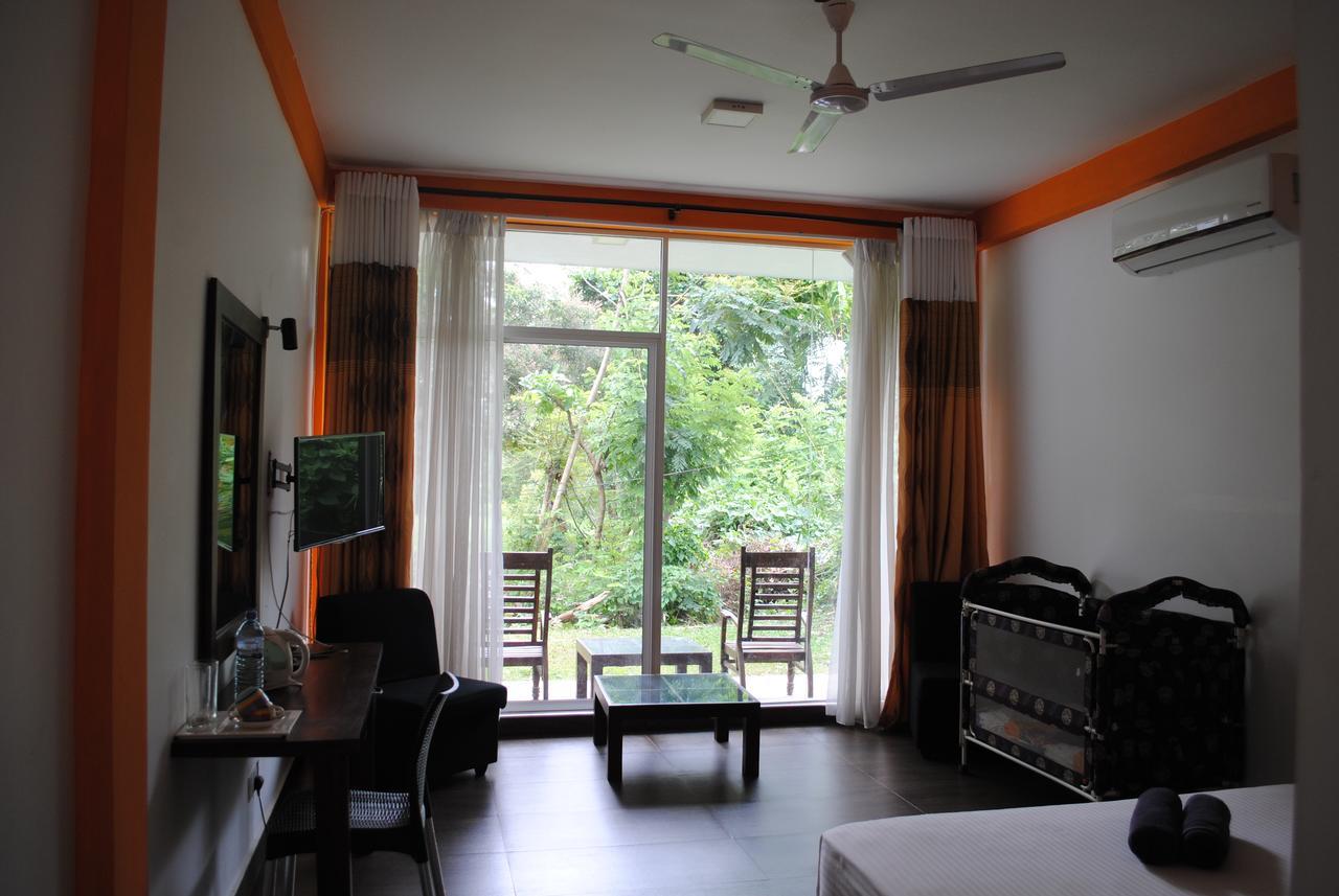 Bridge Hotel Negombo Kimbulapitiya Luaran gambar